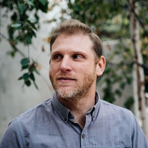 Headshot of Thomas Karl, Co-Founder of Somatic VR.